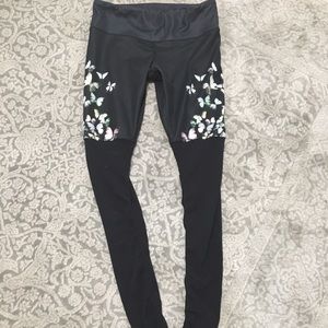 Alo Yoga goddess legging with butterfly detail